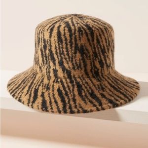 Anthropologie Finn Cozy Bucket Hat
